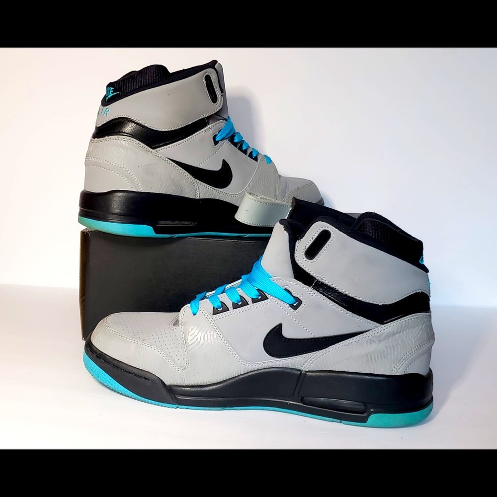Nike Air Revolution